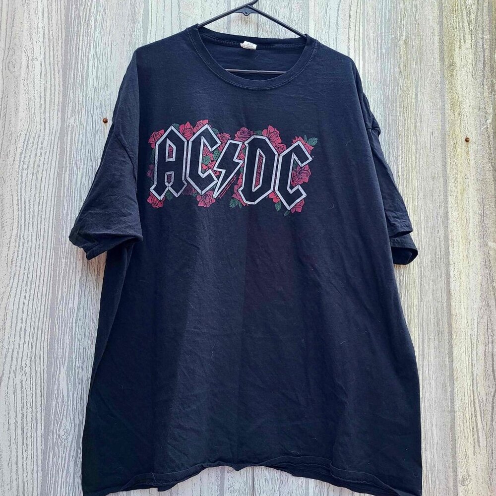AC/DC Band Logo Men's Black T-SHIRT 3XL Red Roses Behind AC/DC band logo